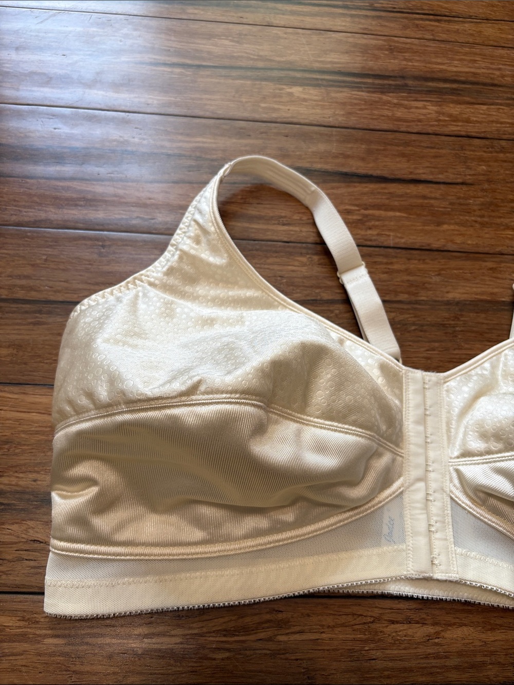 Jodee Mastectomy Bra 46D Style 2580 Beige NWOT - Picture 2 of 7